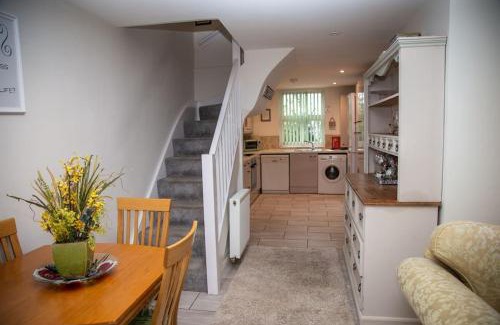 Rochester House | Cosy and Spacious House for 6