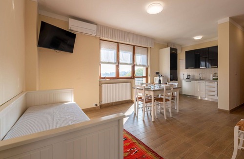 Castagnole Monferrato Apartment | Cosy apartment for 5 guests with WIFI, A/C, TV, terrace and parking