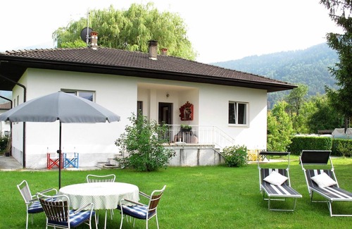 Calceranica al Lago House | Cosy apartment in villa for 4 people with TV, patio and parking