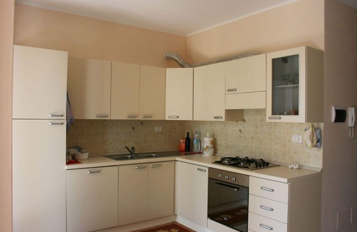 Marciano della Chiana Apartment | Cosy apartment for 5 guests with A/C, pool, TV, terrace and parking, close to Arezzo