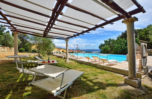 Monteverdi Marittimo Apartment | Cosy apartment for 8 people with pool