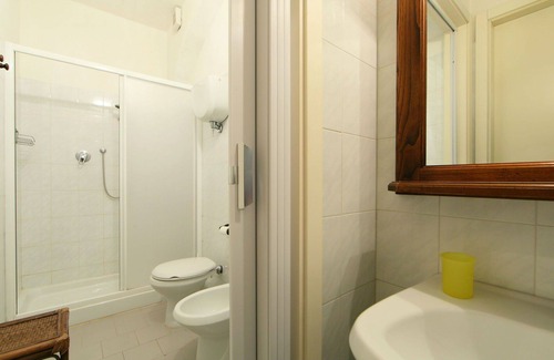 Ponte di Gabbiano Villa | Cosy apartment in villa for 4 guests with pool, WIFI, TV, pets allowed and parking, close to Siena