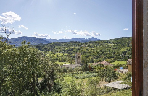 Villa Collemandina Villa | Cosy apartment in villa for 5 guests with pool, WIFI, terrace, pets allowed and parking
