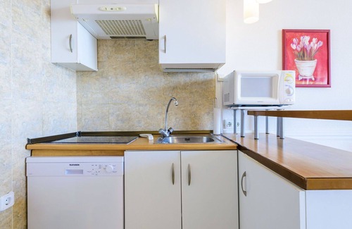 Alcossebre Apartment | Cosy apartment for 3 people with pool, terrace, pets allowed and parking