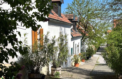 Morbisch am See Apartment | Cosy apartment for 3 guests with WIFI, TV, terrace and parking