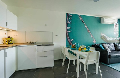 Balatonszemes Apartment | Cosy apartment for 6 people with A/C, pool, WIFI, TV, terrace and pets allowed