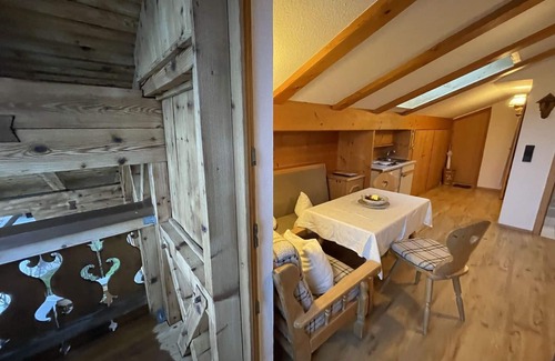 Farchant Apartment | Cosy apartment for 2 guests with WIFI, TV, balcony and parking
