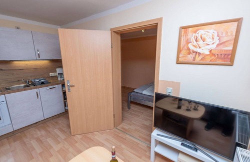 Stangerode Apartment | Cosy apartment for 2 guests with WIFI, TV and patio