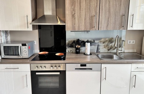Steinheim Apartment | Cosy apartment for 2 guests with hot tub, WIFI, TV, patio, pets allowed and parking