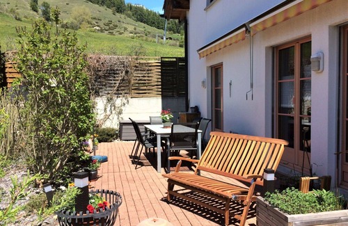 Engadin Scoul Apartment | Cosy apartment for 2 guests with WIFI, TV, balcony and parking