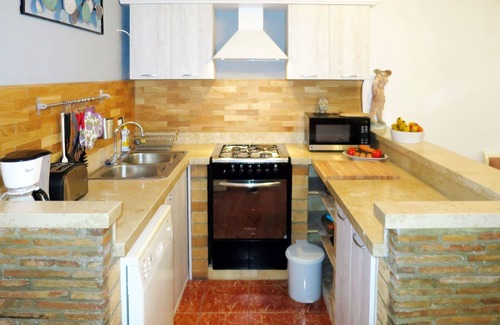 Matohanci Apartment | Cosy apartment for 3 guests with WIFI, pool, A/C, TV, terrace, pets allowed and parking