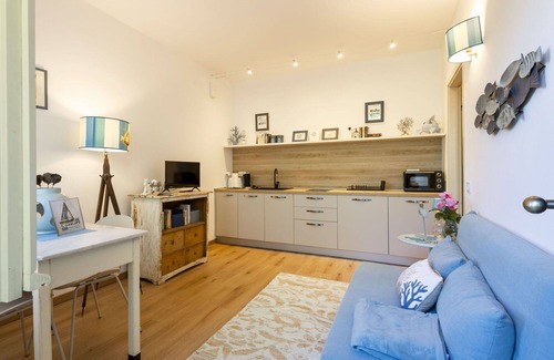 Belgirate Apartment | Cosy apartment for 3 people with WIFI, TV and terrace