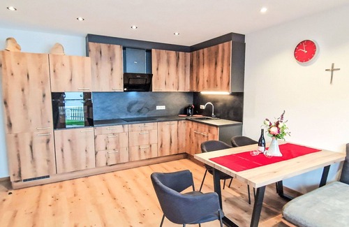 Distelberg Apartment | Cosy apartment for 4 people with WIFI, TV, terrace and parking