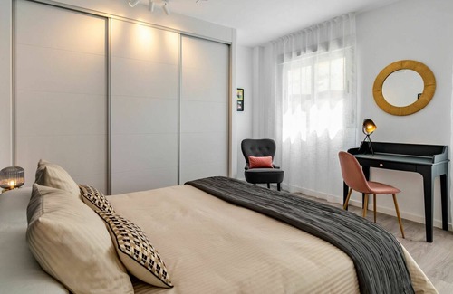 Carihuela Apartment | Cosy apartment for 4 people with pool, WIFI, A/C, TV, terrace and parking