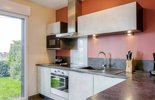 Ille-et-Vilaine Apartment | Cosy apartment for 4 guests with WIFI, TV, patio and parking