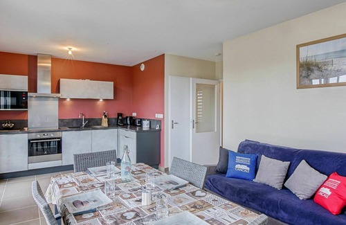 Ille-et-Vilaine Apartment | Cosy apartment for 4 guests with WIFI, TV, patio and parking