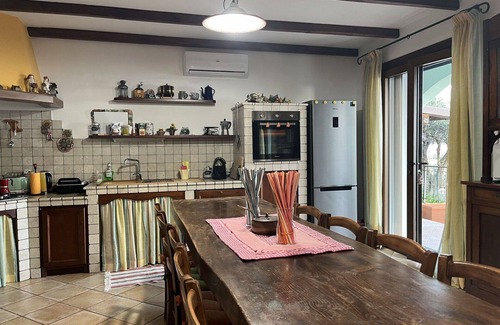 Artallo Apartment | Cosy apartment for 4 guests with A/C, WIFI, TV, patio and parking