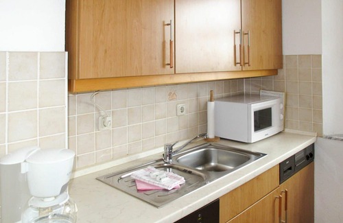 Ostvorpommern Apartment | Cosy apartment for 4 guests with TV, balcony, pets allowed and parking
