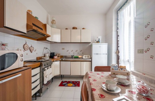 Omegna Apartment | Cosy apartment for 4 guests with WIFI, TV, balcony, pets allowed and parking