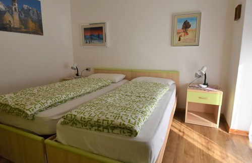 Canazei Apartment | Cosy apartment for 4 guests with WIFI, TV, terrace, pets allowed and parking