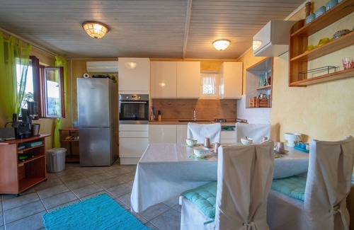 Senj Apartment | Cosy apartment for 4 guests with A/C, WIFI, TV, terrace, pets allowed and parking