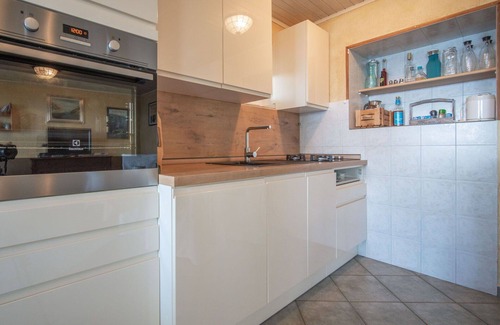 Senj Apartment | Cosy apartment for 4 guests with A/C, WIFI, TV, terrace, pets allowed and parking