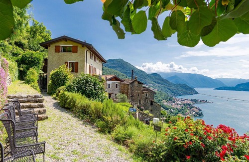 Naggio Apartment | Cosy apartment for 4 guests with WIFI, TV, terrace, pets allowed and parking