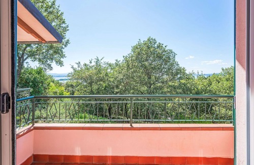 San Feliciano Apartment | Cosy apartment for 4 people with pool, WIFI, A/C, TV, patio, pets allowed and parking