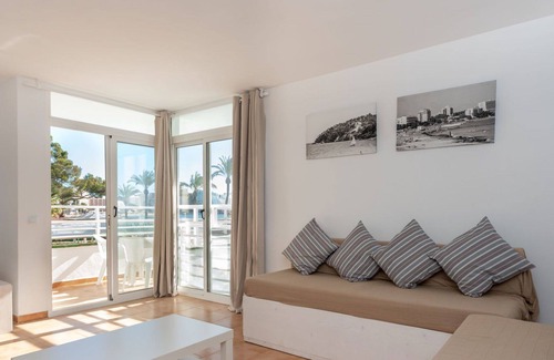 Badia de Palma Apartment | Cosy apartment for 4 people with WIFI, TV and balcony