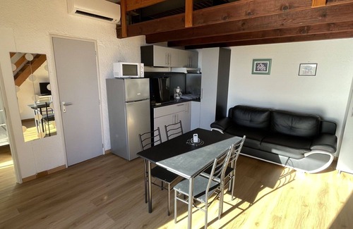 Tarcu Apartment | Cosy apartment for 4 people with A/C, WIFI, pool, terrace, pets allowed and parking