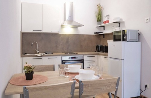 Jachymov Apartment | Cosy apartment for 5 people with WIFI, TV, terrace, pets allowed and parking