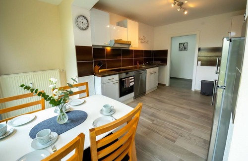 Luegde Apartment | Cosy apartment for 5 people with WIFI, TV, terrace and pets allowed