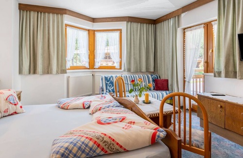Soelden Apartment | Cosy apartment for 5 people with WIFI, TV, balcony, pets allowed and parking