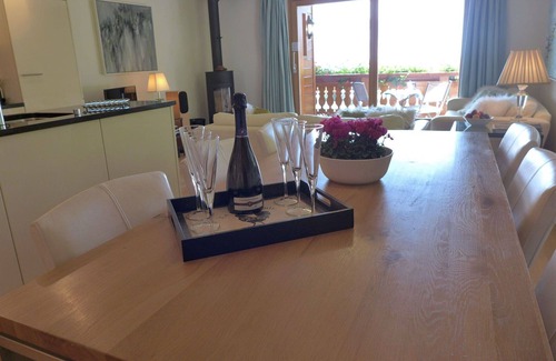 Randogne Apartment | Cosy apartment for 6 people with WIFI, TV, terrace and parking