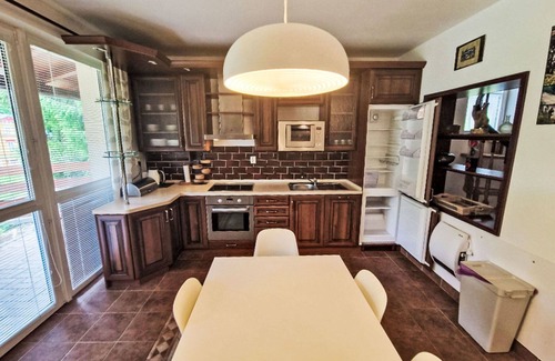 Janske Lazne Apartment | Cosy apartment for 6 people with WIFI, TV, patio, pets allowed and parking