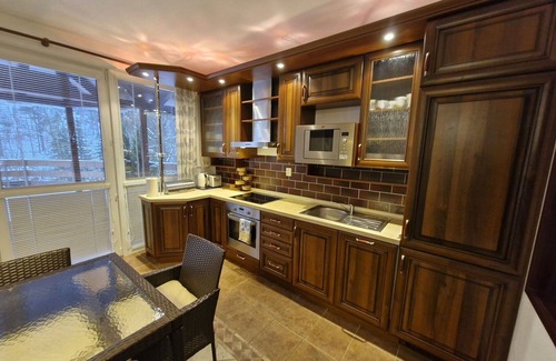 Janske Lazne Apartment | Cosy apartment for 6 people with WIFI, TV, patio, pets allowed and parking