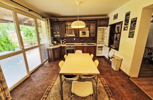 Janske Lazne Apartment | Cosy apartment for 6 people with WIFI, TV, patio, pets allowed and parking