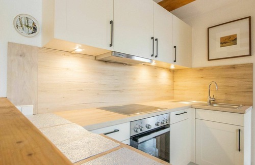 Axams Apartment | Cosy apartment for 7 people with WIFI, TV, balcony, pets allowed and panoramic view