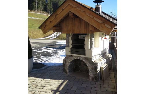 Bramberg am Wildkogel Apartment | Cosy apartment for 8 guests with WIFI, TV, balcony and parking