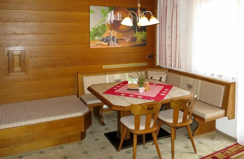 Plangeross Apartment | Cosy apartment for 25 guests with WIFI, TV, terrace, pets allowed and parking