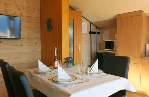 Beatenberg Apartment | Cosy apartment for 3 guests with WIFI, TV and balcony