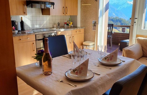 Beatenberg Apartment | Cosy apartment for 3 guests with WIFI, TV and balcony