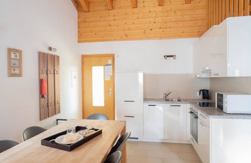 Heremence Apartment | Cosy apartment for 8 people with WIFI, TV, balcony and pets allowed