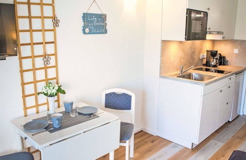 Tossens Apartment | Cosy apartment for 2 guests with WIFI, TV and parking