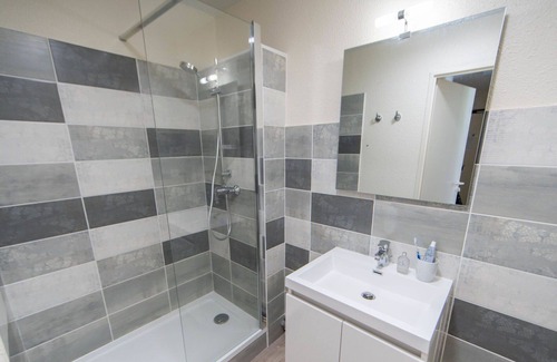 Saint-Colomban-des-Villards Apartment | Cosy apartment for 4 guests with internet, terrace, pets allowed and parking