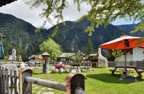 Fontanazzo Apartment | Cosy apartment for 4 people with WIFI, TV, patio and parking