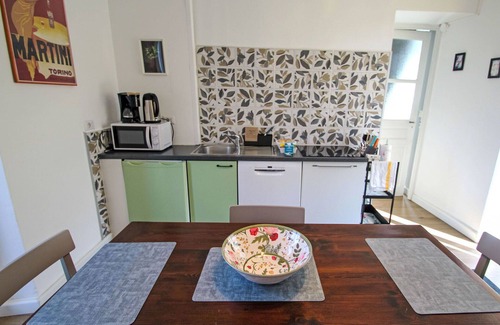 Germignaga Apartment | Cosy apartment for 4 guests with WIFI, TV, patio and parking