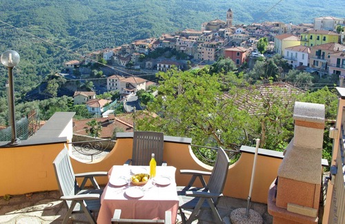 Pietrabruna Apartment | Cosy apartment for 5 guests with WIFI, TV, terrace, panoramic view and parking