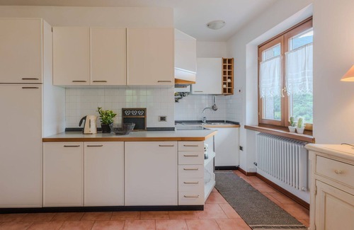 Ranzo Apartment | Cosy apartment for 4 people with WIFI, TV, terrace and pets allowed