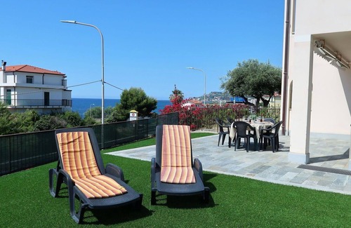 Riva Ligure Apartment | Cosy apartment for 6 people with WIFI, TV, terrace and parking